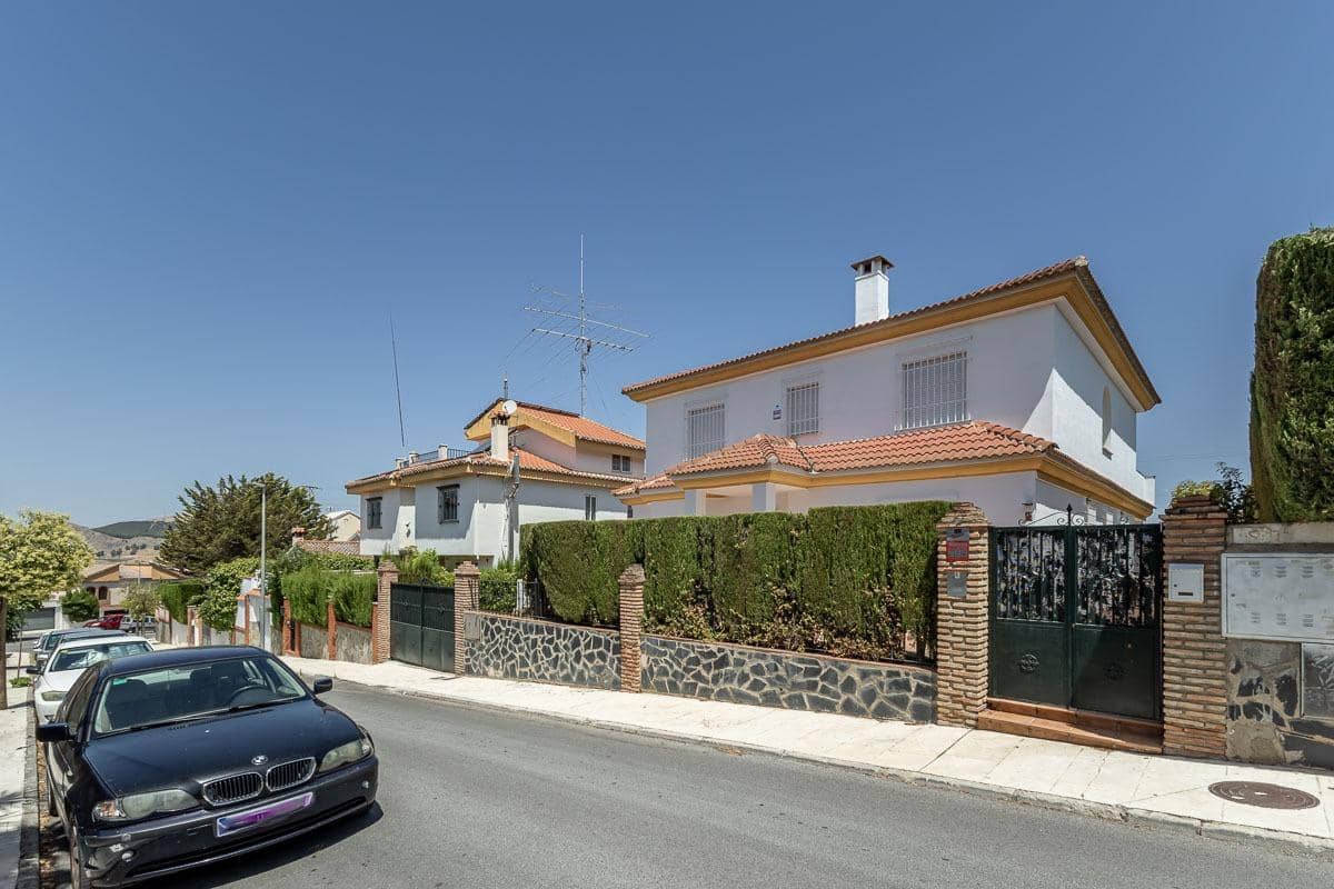 4 Zimmer Villa zu verkaufen in Peligros mit Pool Garage - 430.000 € (Ref: 9118943)