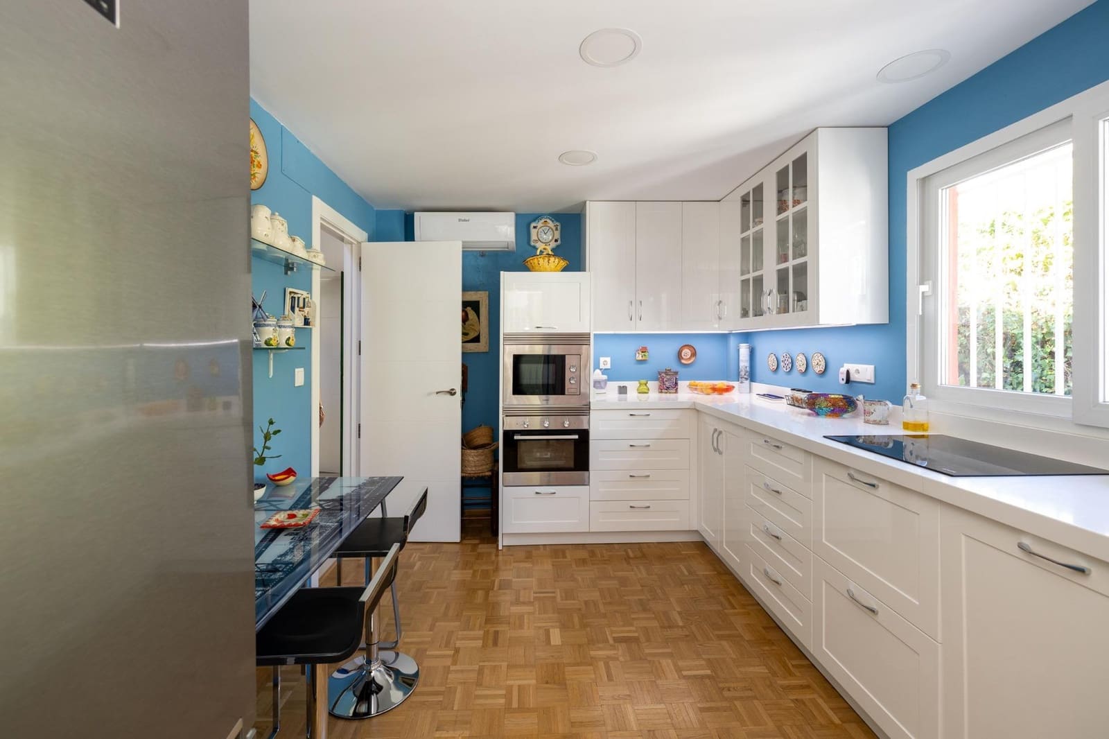 4 slaapkamer Villa te koop in Pinos Genil met zwembad - € 420.000 (Ref: 9137352)