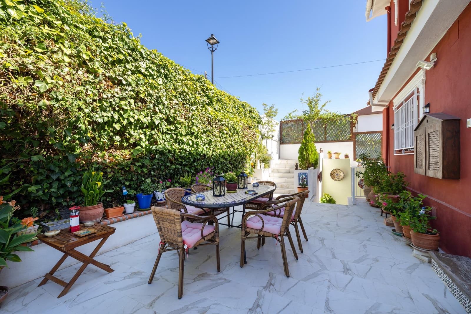 4 slaapkamer Villa te koop in Pinos Genil met zwembad - € 420.000 (Ref: 9137352)