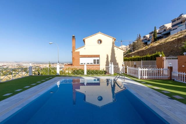 4 bedroom Terraced Villa for sale in Granada city with pool garage - € 565,000 (Ref: 9141785)