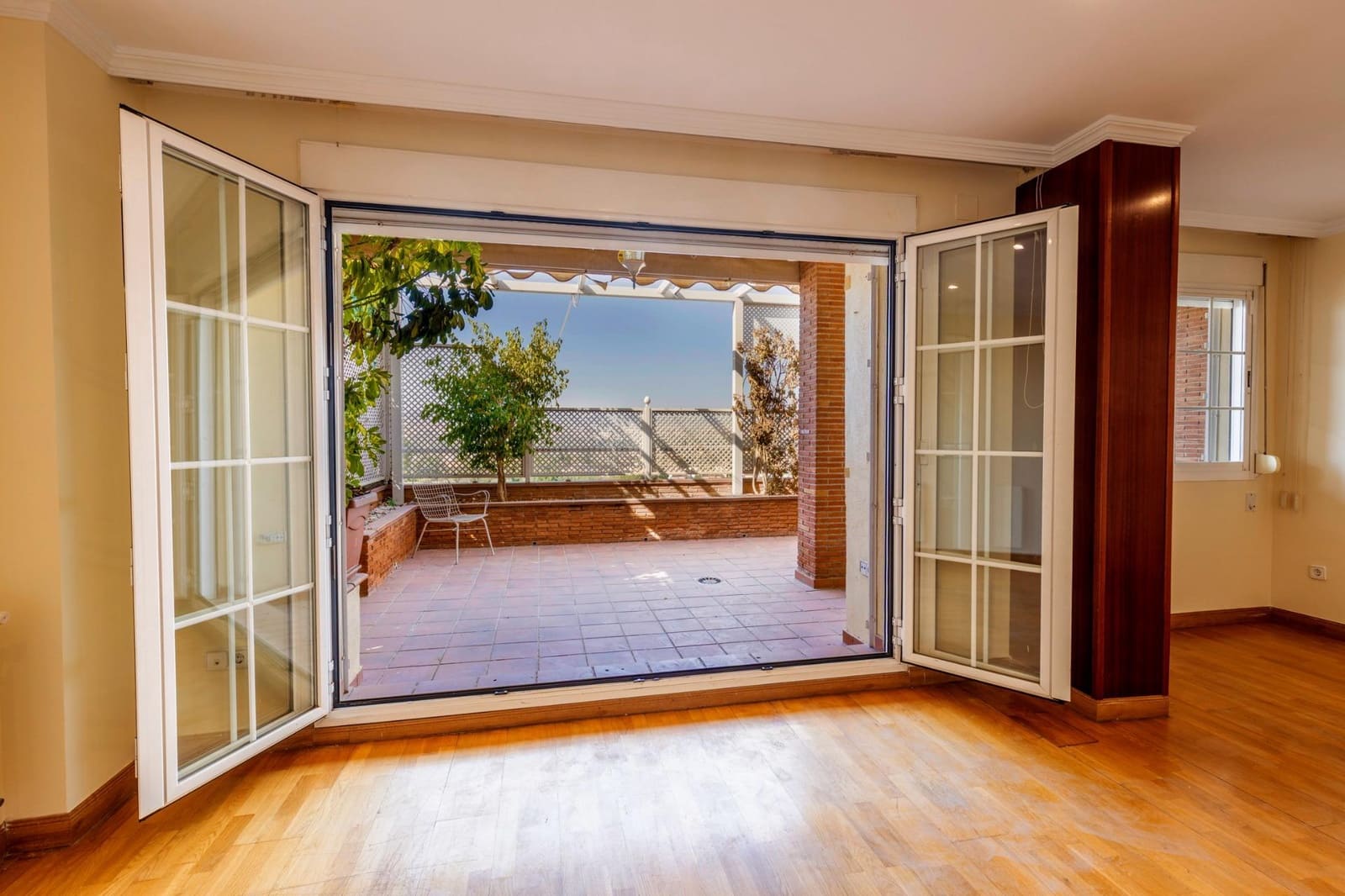 4 soverom Rekkehus til salgs i Granada by med svømmebasseng garasje - € 565 000 (Ref: 9141785)