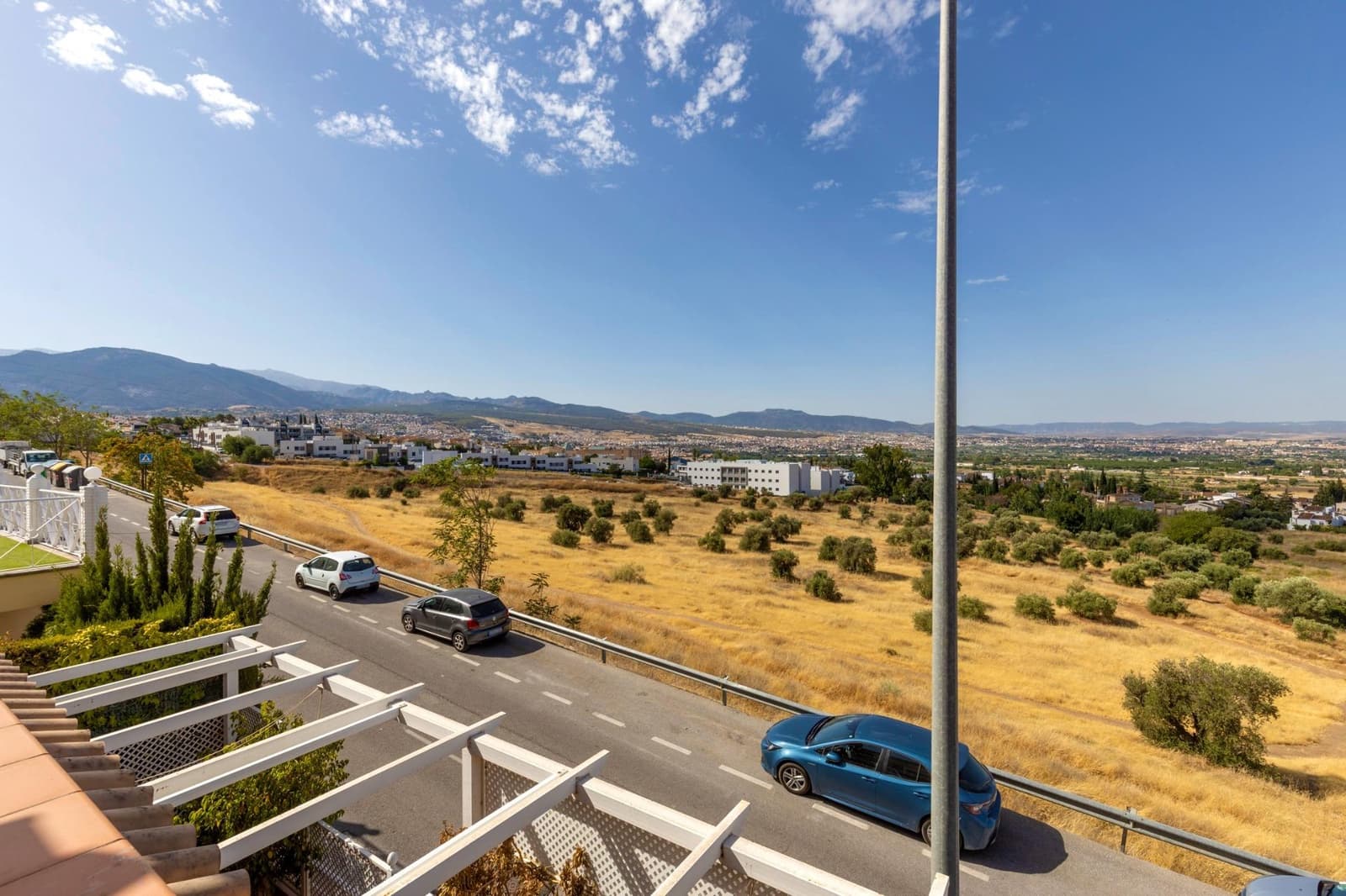 4 soverom Rekkehus til salgs i Granada by med svømmebasseng garasje - € 565 000 (Ref: 9141785)