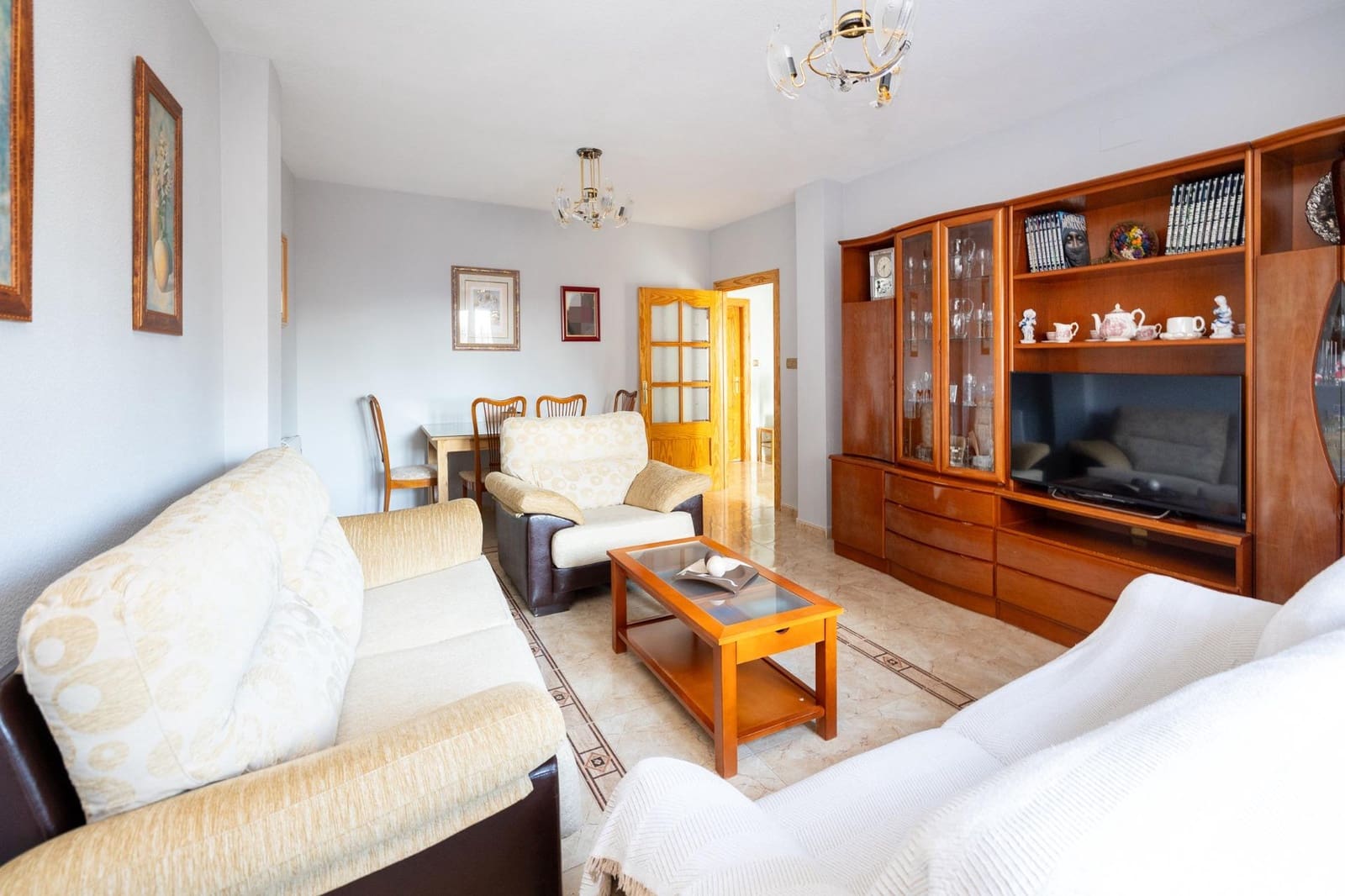 5 bedroom Villa for sale in Vegas del Genil with garage - € 225,000 (Ref: 9143159)