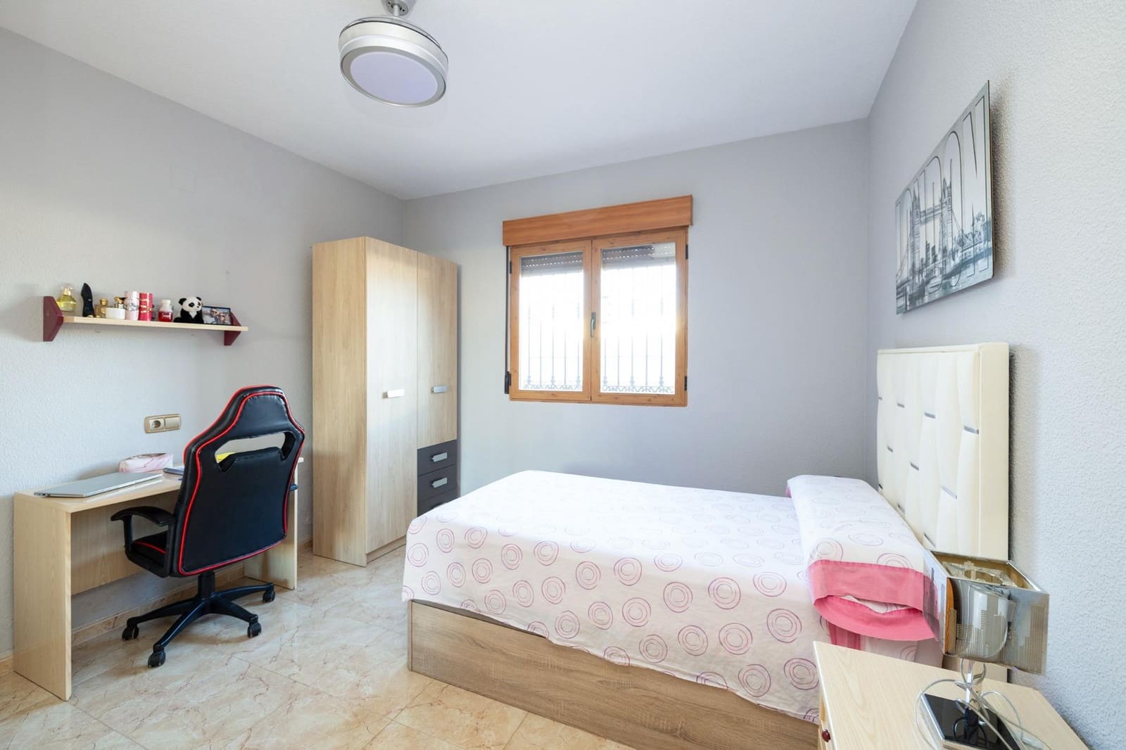 5 bedroom Villa for sale in Vegas del Genil with garage - € 225,000 (Ref: 9143159)