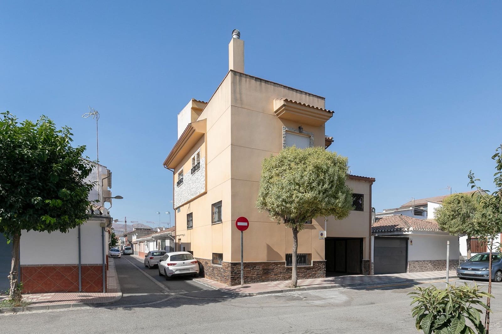 4 bedroom Terraced Villa for sale in Santa Fe with garage - € 284,900 (Ref: 9152422)