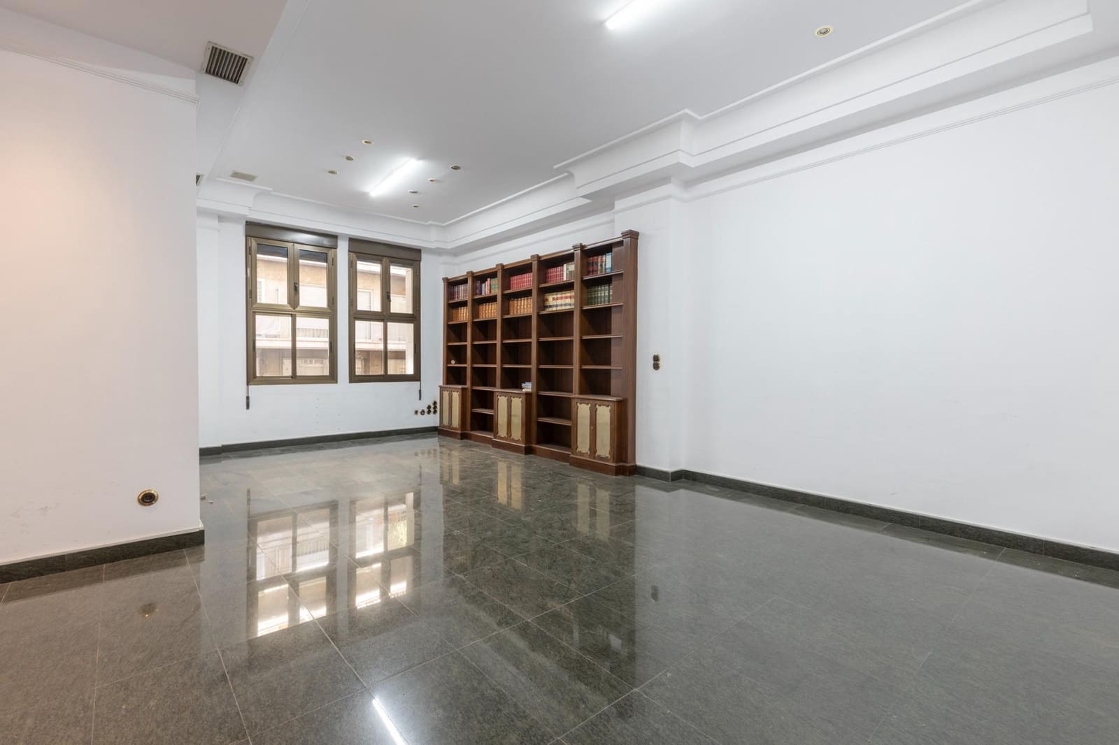 Flat te koop in Granada stad - € 1.350.000 (Ref: 9154315)