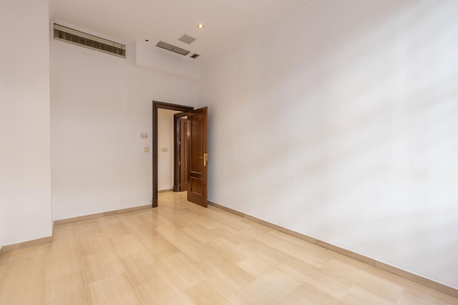 Flat te koop in Granada stad - € 1.350.000 (Ref: 9154315)