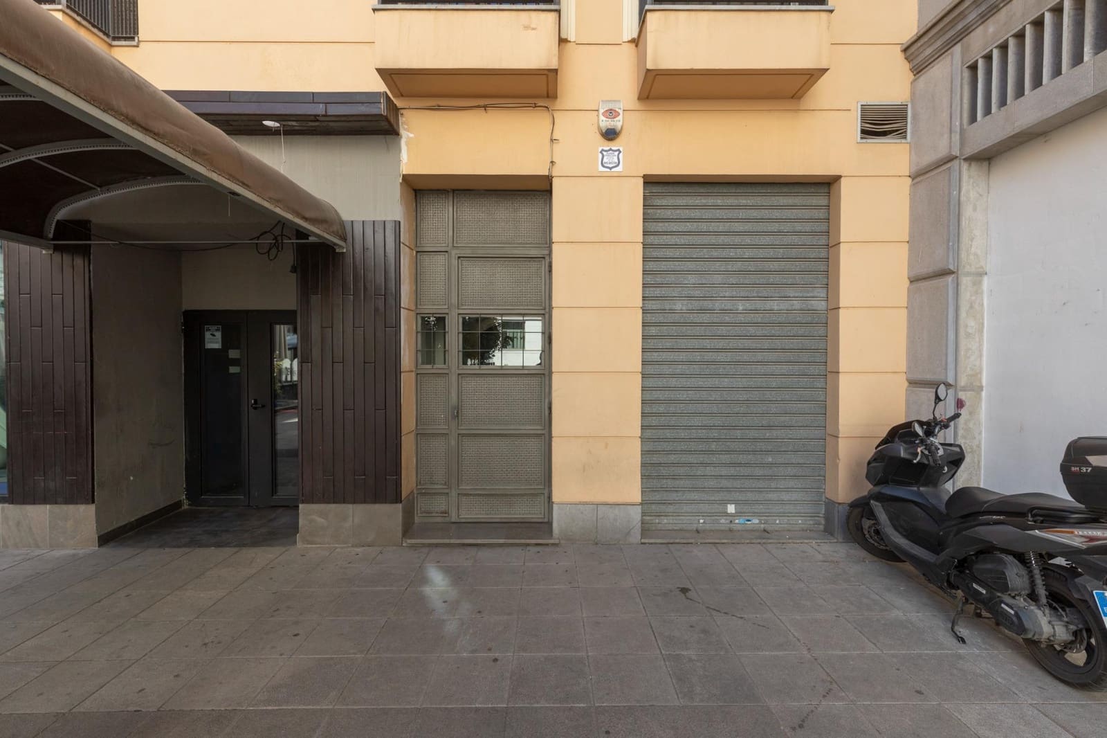 Flat te koop in Granada stad - € 1.350.000 (Ref: 9154315)