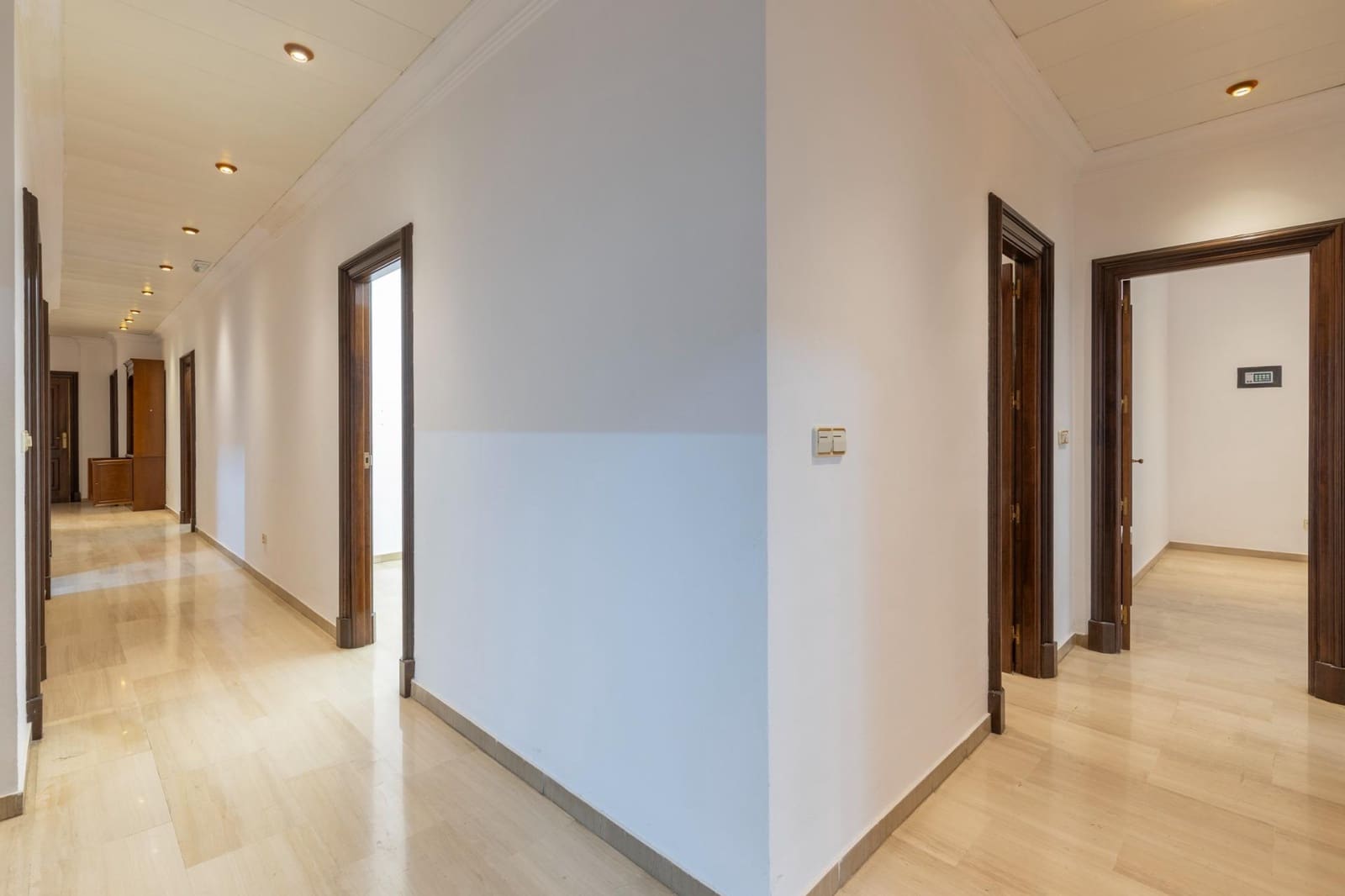 Flat te koop in Granada stad - € 1.350.000 (Ref: 9154315)