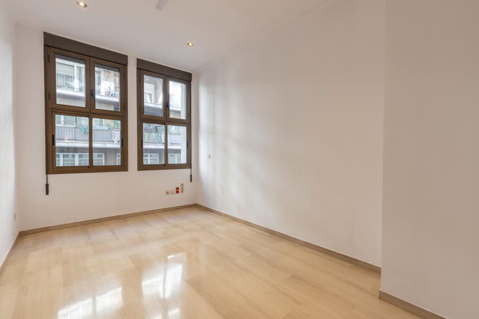 Flat te koop in Granada stad - € 1.350.000 (Ref: 9154315)