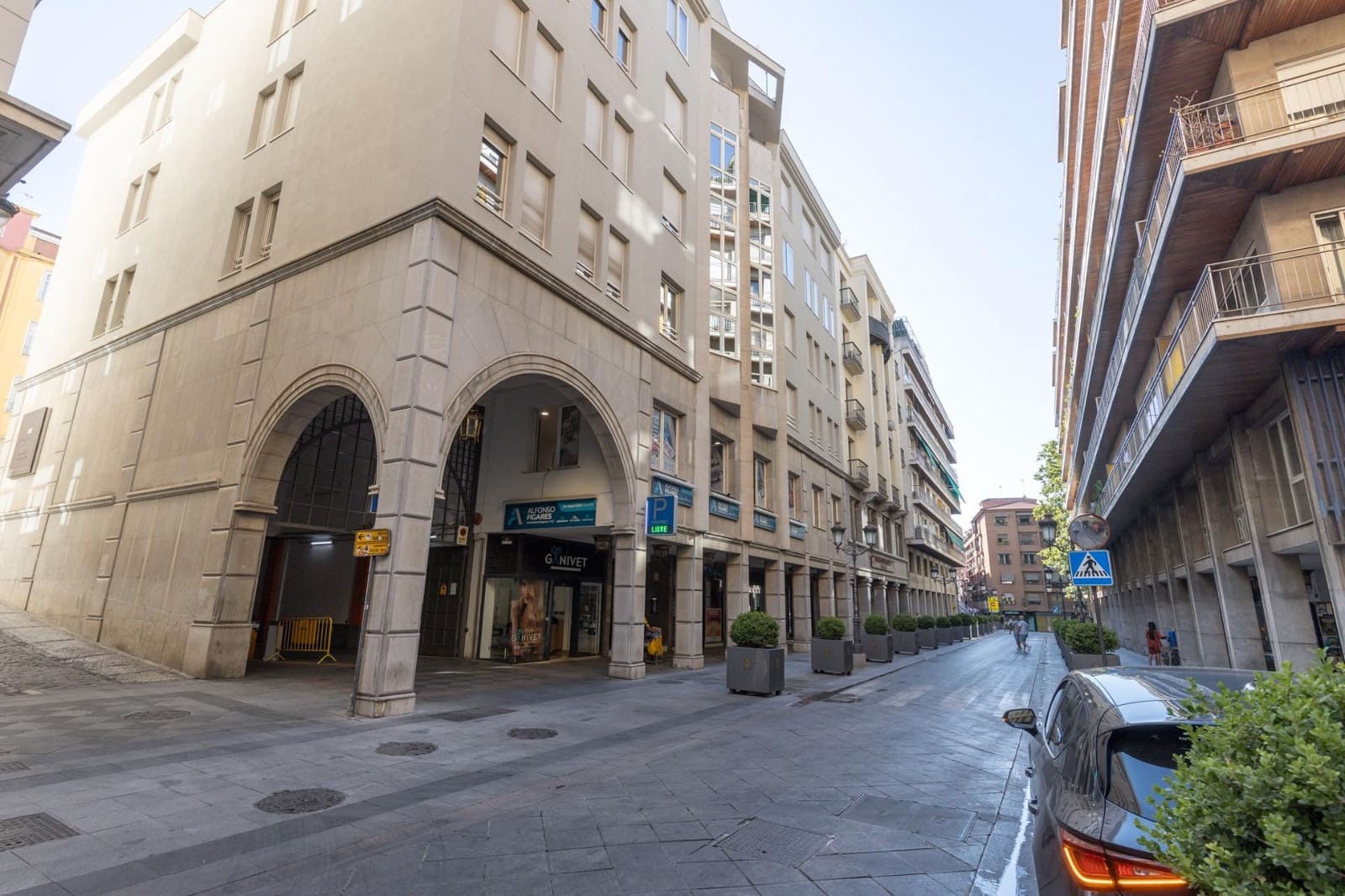 Flat te koop in Granada stad - € 1.350.000 (Ref: 9154315)