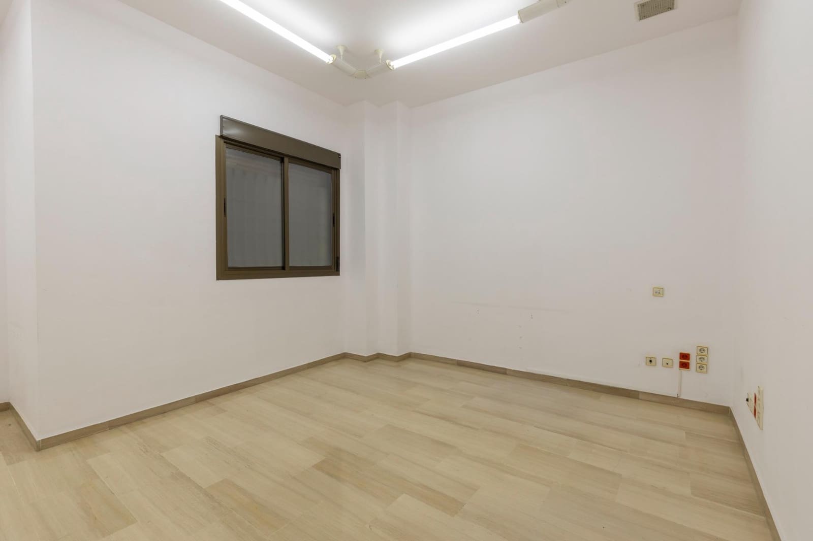 Flat te koop in Granada stad - € 1.350.000 (Ref: 9154315)