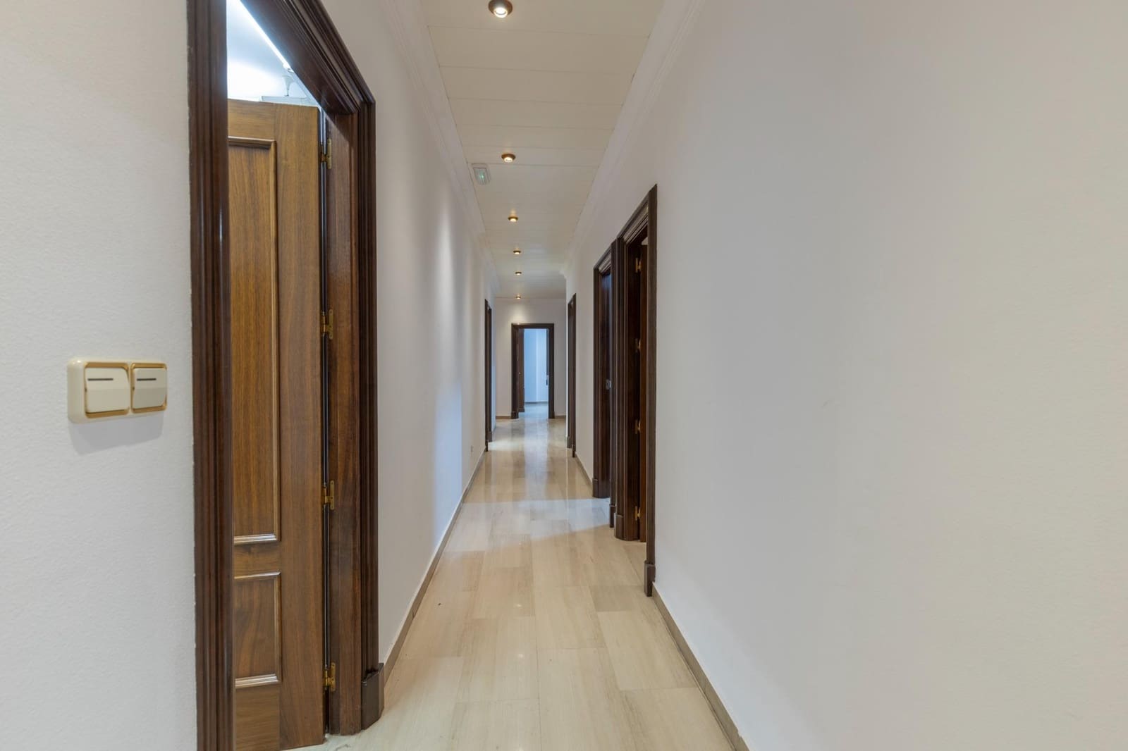 Flat te koop in Granada stad - € 1.350.000 (Ref: 9154315)