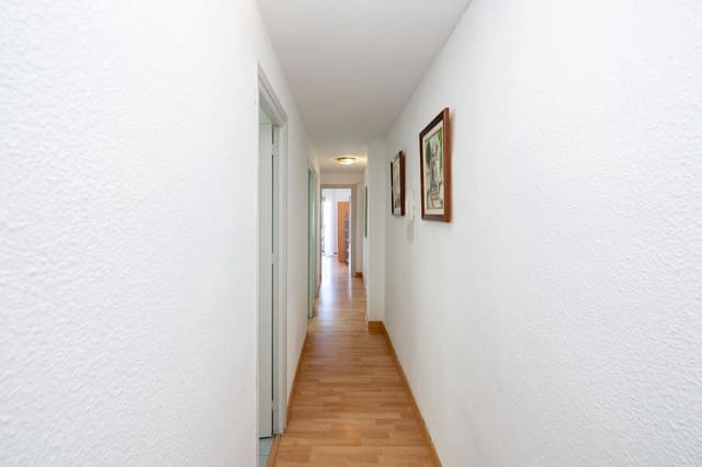 4 soveværelse Lejlighed til salg i Camino de Ronda - Rosaleda, Granada by - € 330.000 (Ref: 9165971)