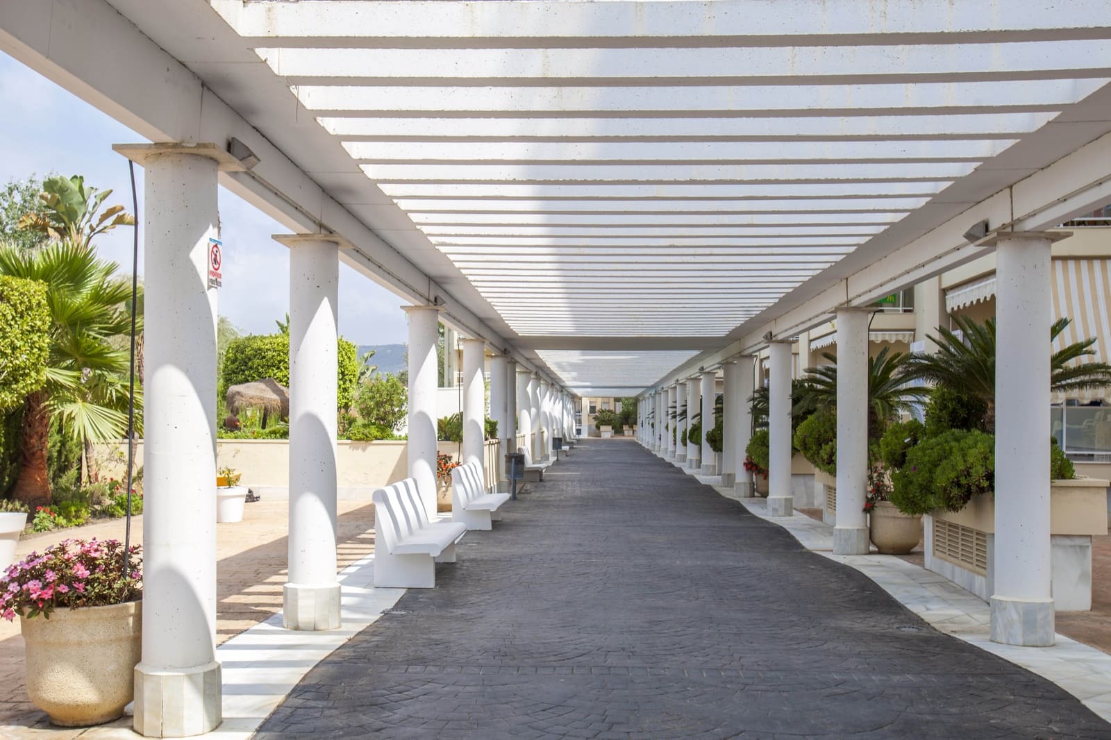3 bedroom Penthouse for sale in Motril with pool - € 498,000 (Ref: 9181219)