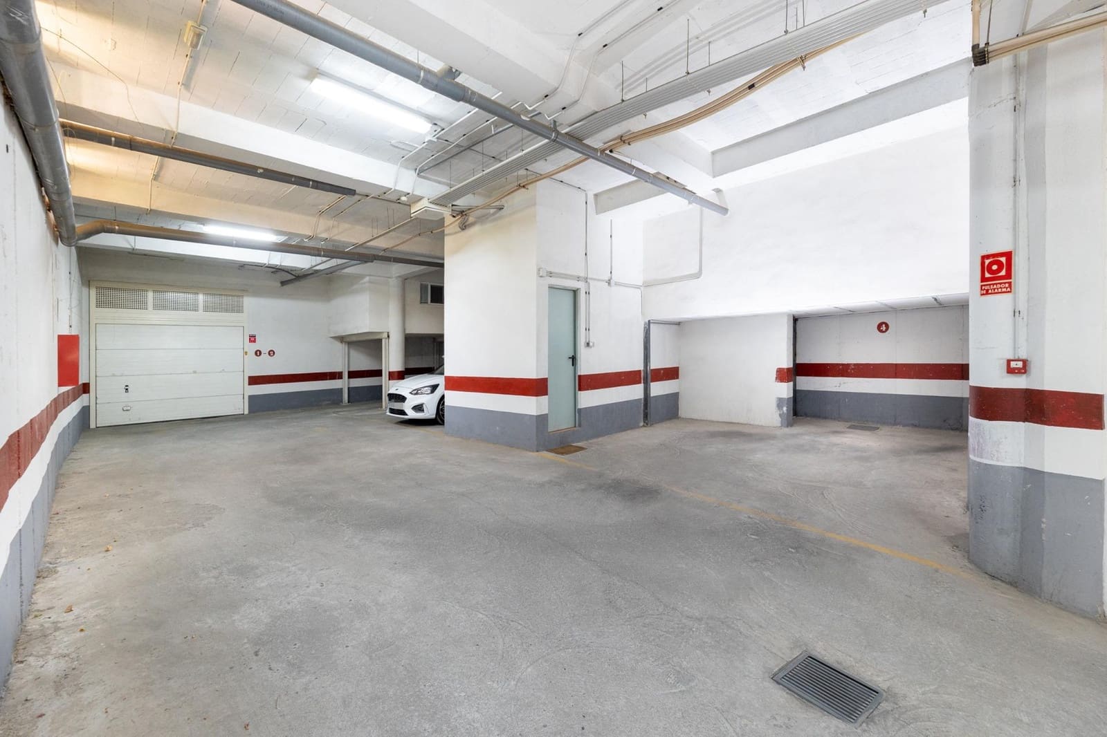 4 chambre Villa/Maison Mitoyenne à vendre à Grenade ville avec piscine garage - 430 000 € (Ref: 9185657)