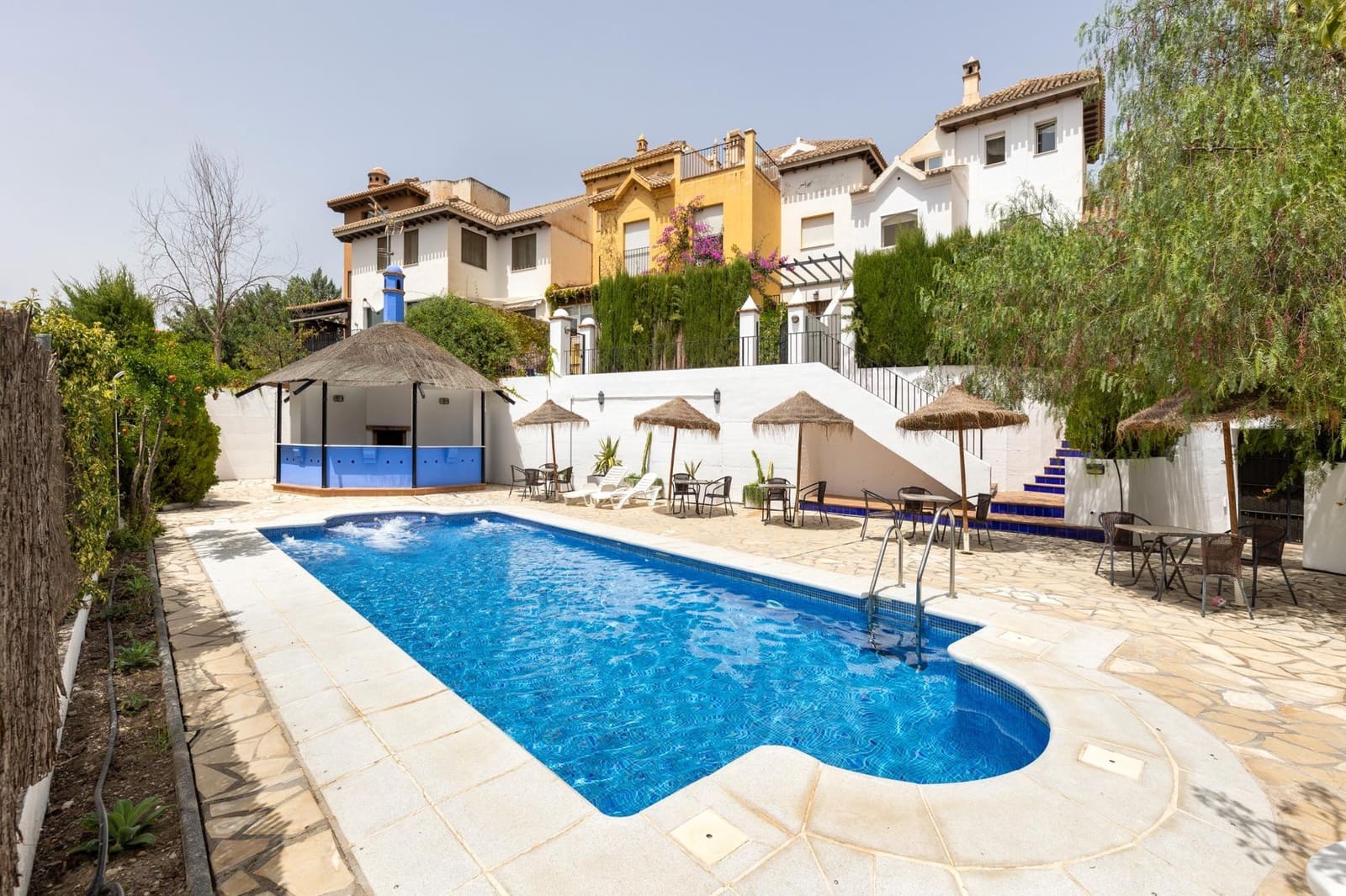 4 chambre Villa/Maison Mitoyenne à vendre à Grenade ville avec piscine garage - 430 000 € (Ref: 9185657)