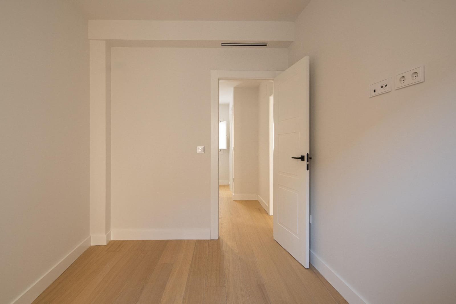 3 bedroom Apartment for sale in Granada city - € 585,000 (Ref: 9200709)