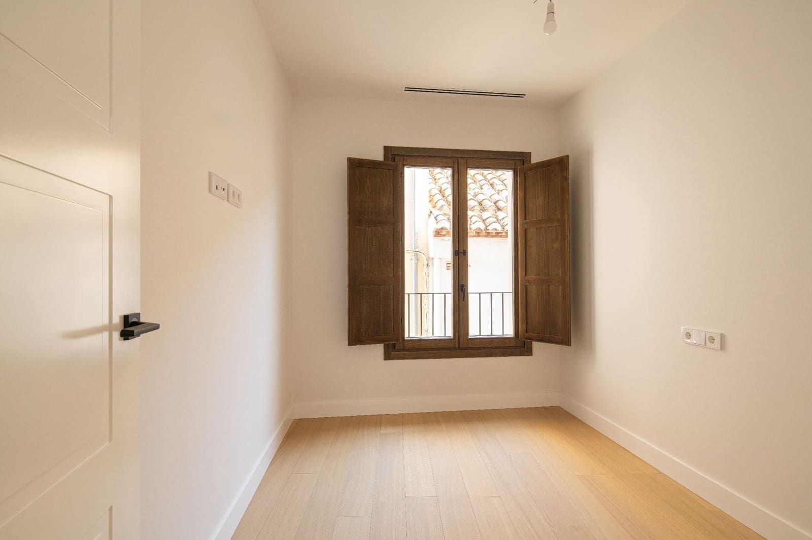 3 bedroom Apartment for sale in Granada city - € 585,000 (Ref: 9200709)