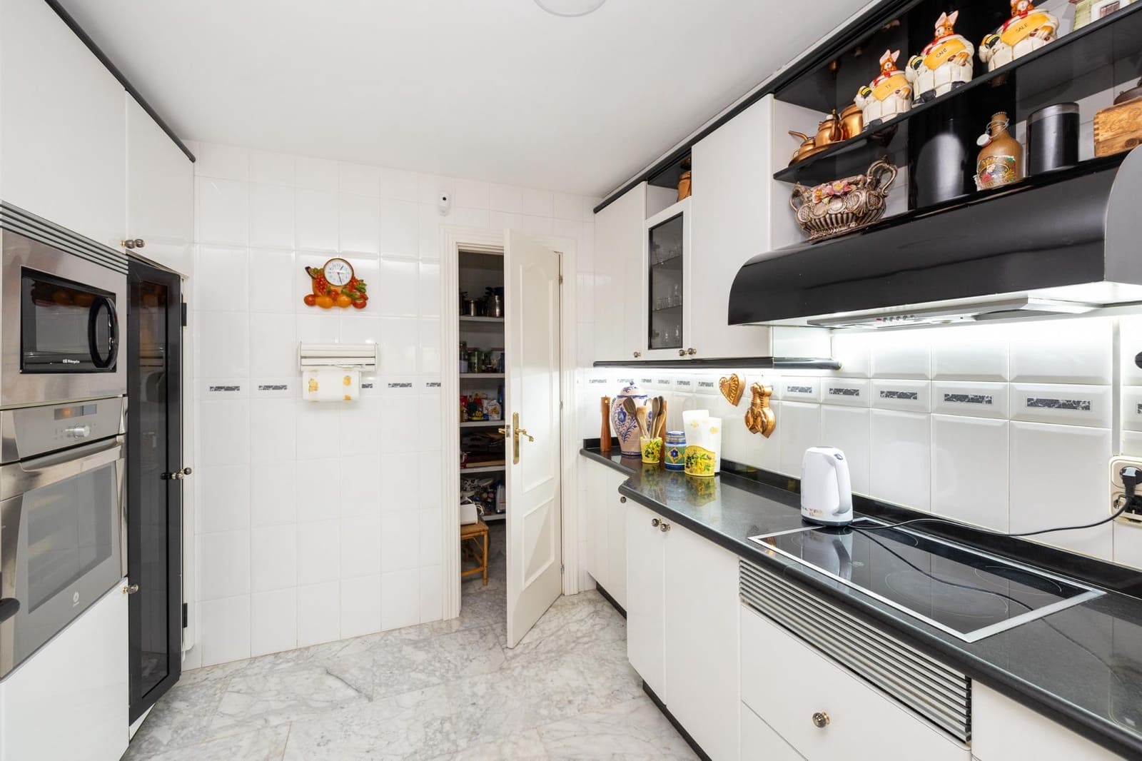 Chalet de 5 habitaciones en Granada ciudad en venta con piscina garaje - 1.100.000 € (Ref: 9204799)