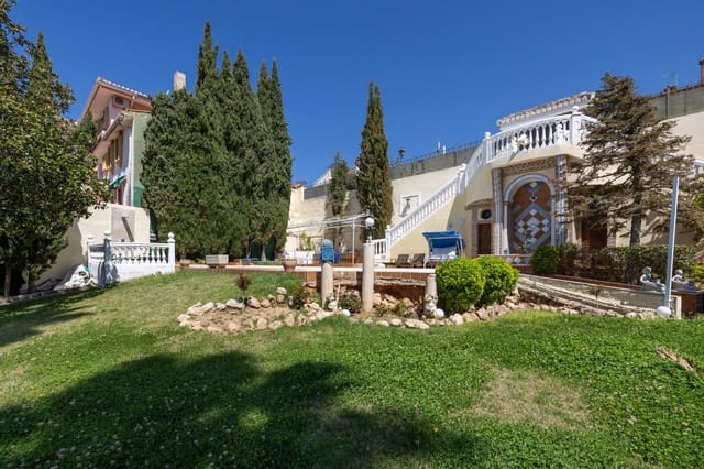 5 bedroom Villa for sale in Granada city with pool garage - € 1,100,000 (Ref: 9204799)
