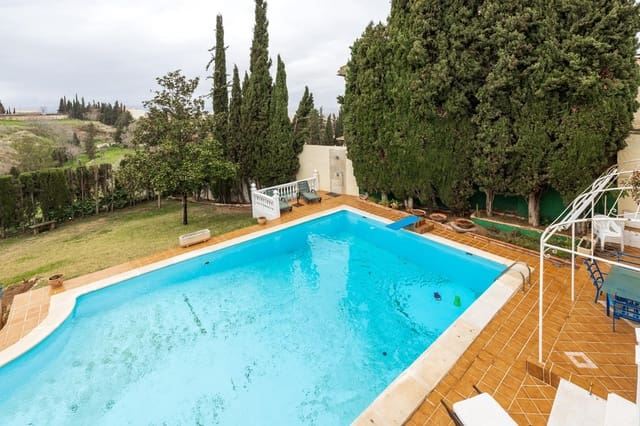 5 bedroom Villa for sale in Granada city with pool garage - € 1,100,000 (Ref: 9204799)
