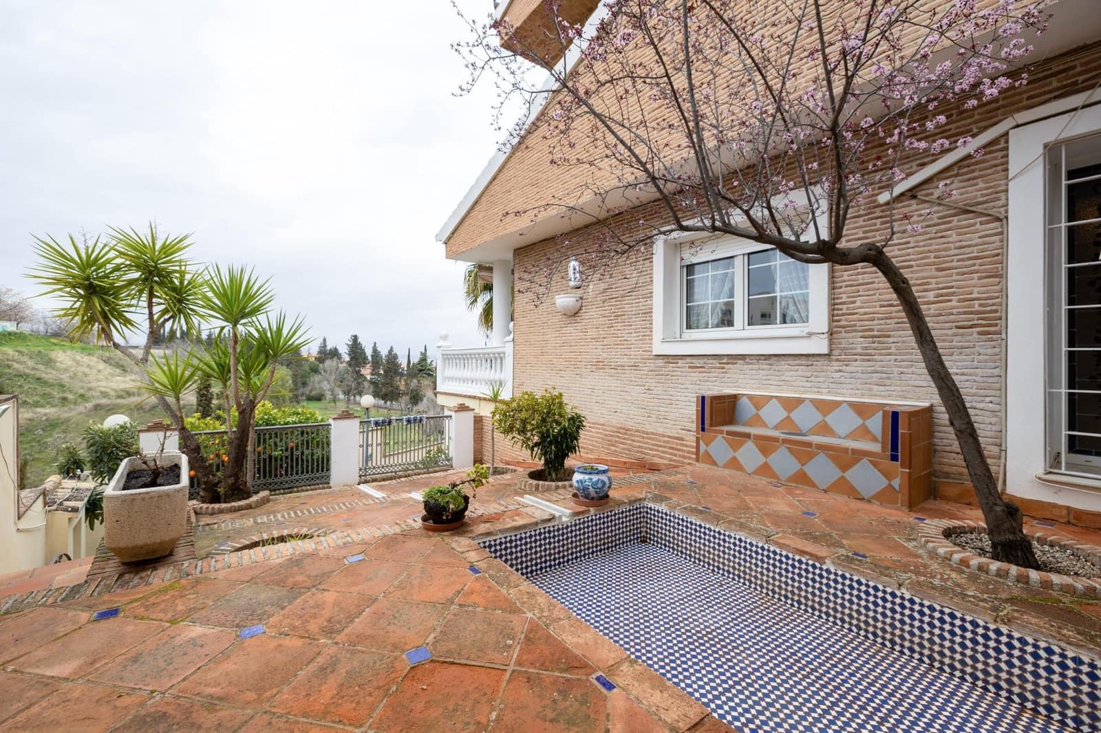 Chalet de 5 habitaciones en Granada ciudad en venta con piscina garaje - 1.100.000 € (Ref: 9204799)