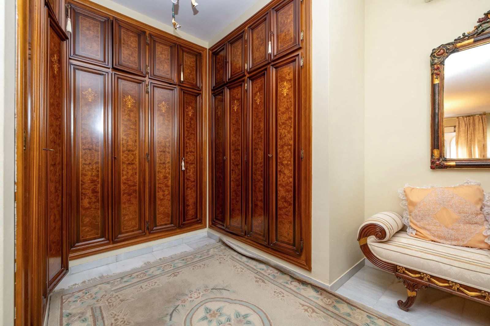 Chalet de 5 habitaciones en Granada ciudad en venta con piscina garaje - 1.100.000 € (Ref: 9204799)