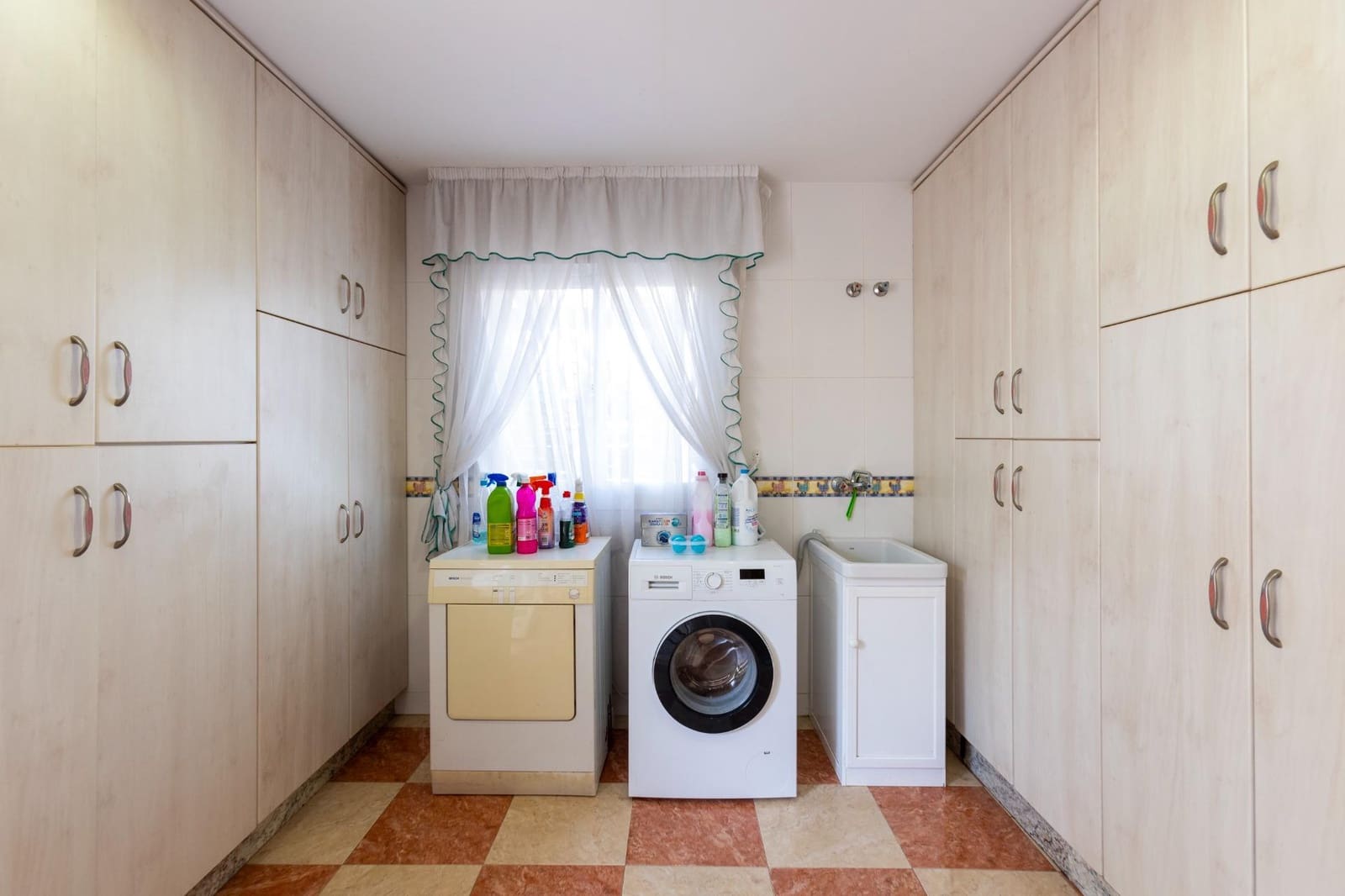 5 bedroom Villa for sale in Motril with pool garage - € 980,000 (Ref: 9215330)