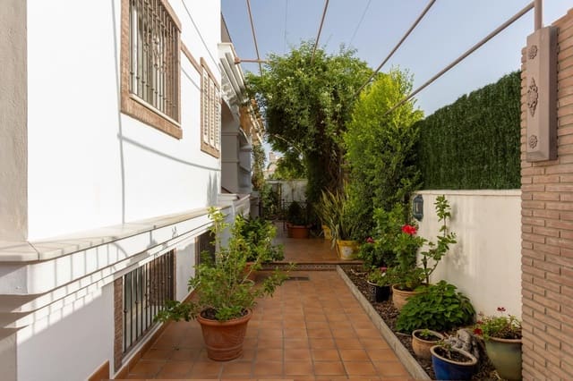 5 sypialnia Willa na sprzedaż w Motril z basenem garażem - 880 000 € (Ref: 9215330)