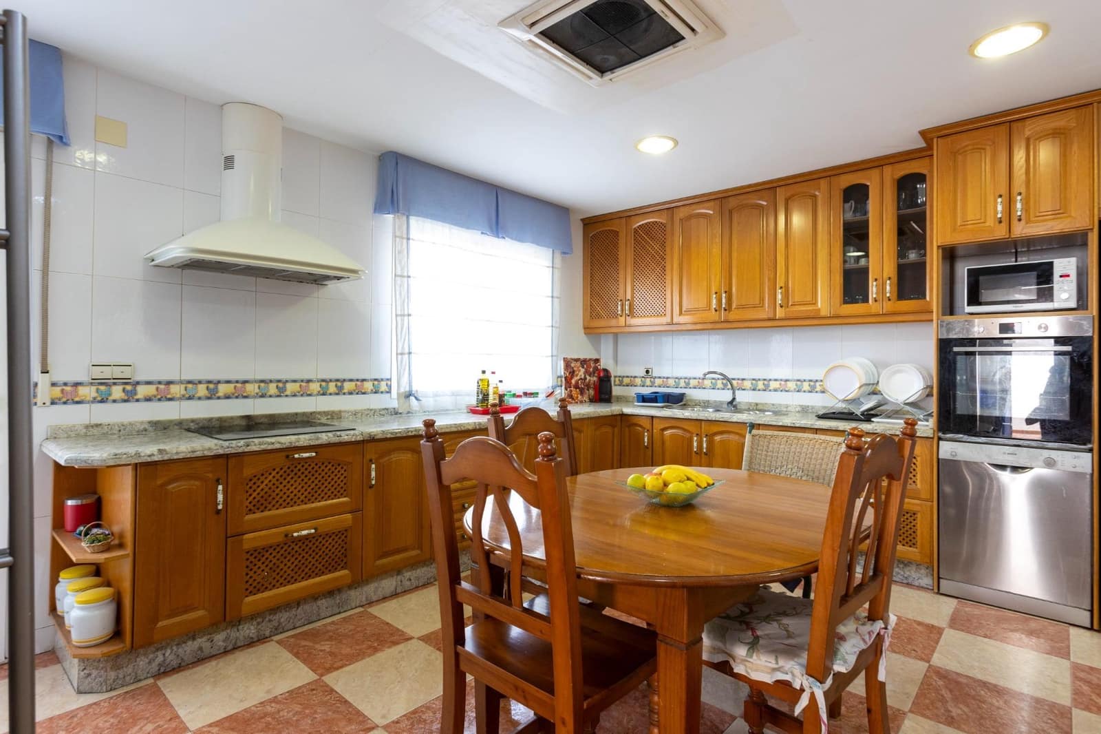5 bedroom Villa for sale in Motril with pool garage - € 880,000 (Ref: 9215330)