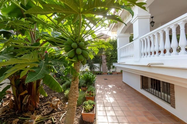 5 sypialnia Willa na sprzedaż w Motril z basenem garażem - 880 000 € (Ref: 9215330)