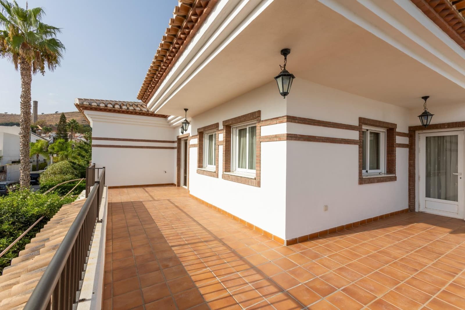 5 bedroom Villa for sale in Motril with pool garage - € 880,000 (Ref: 9215330)
