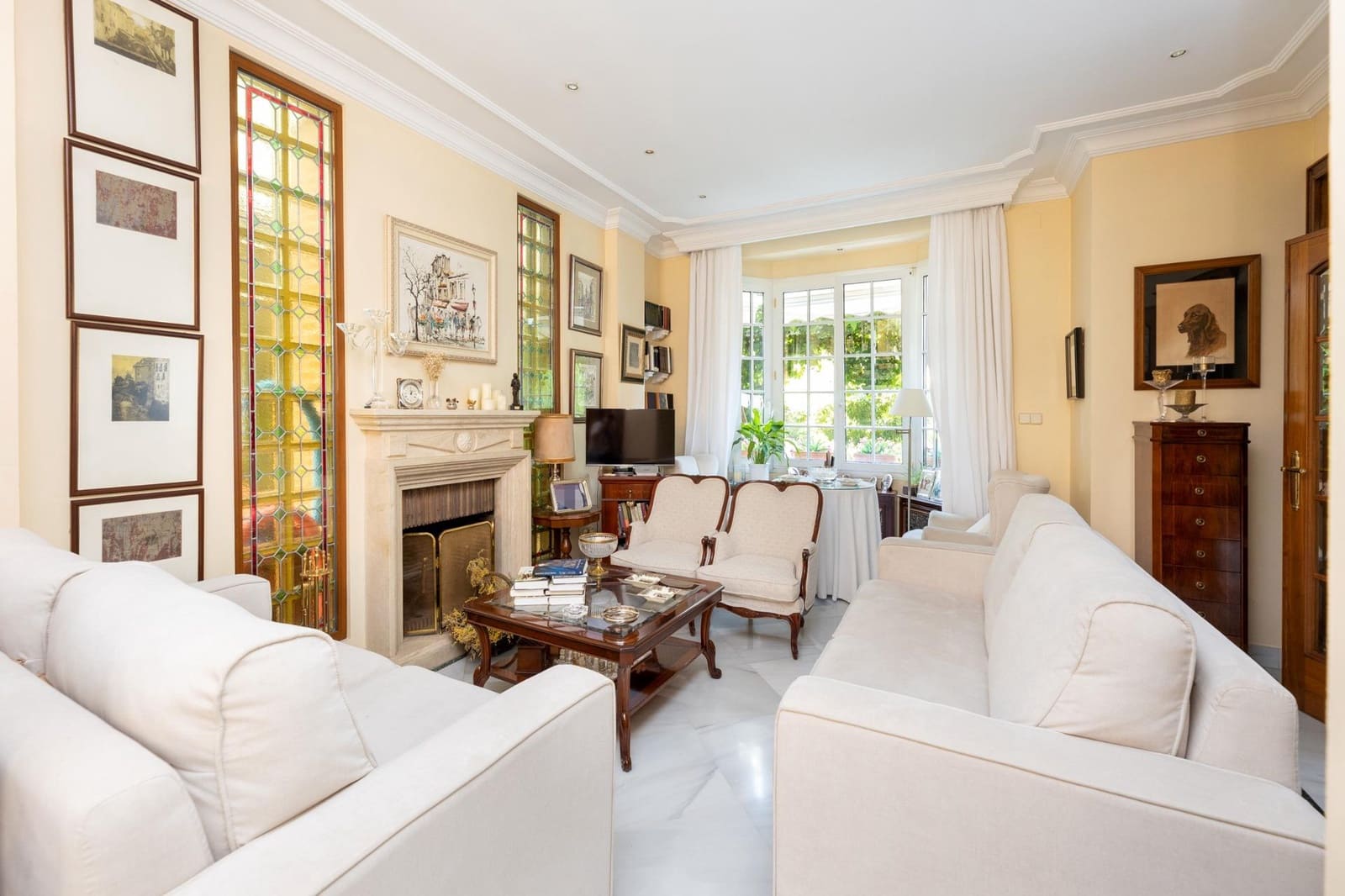 5 soveværelse Semi-Rækkehus til salg i Granada by med swimmingpool garage - € 950.000 (Ref: 9215333)