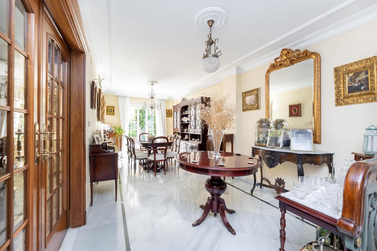 5 soveværelse Semi-Rækkehus til salg i Granada by med swimmingpool garage - € 950.000 (Ref: 9215333)