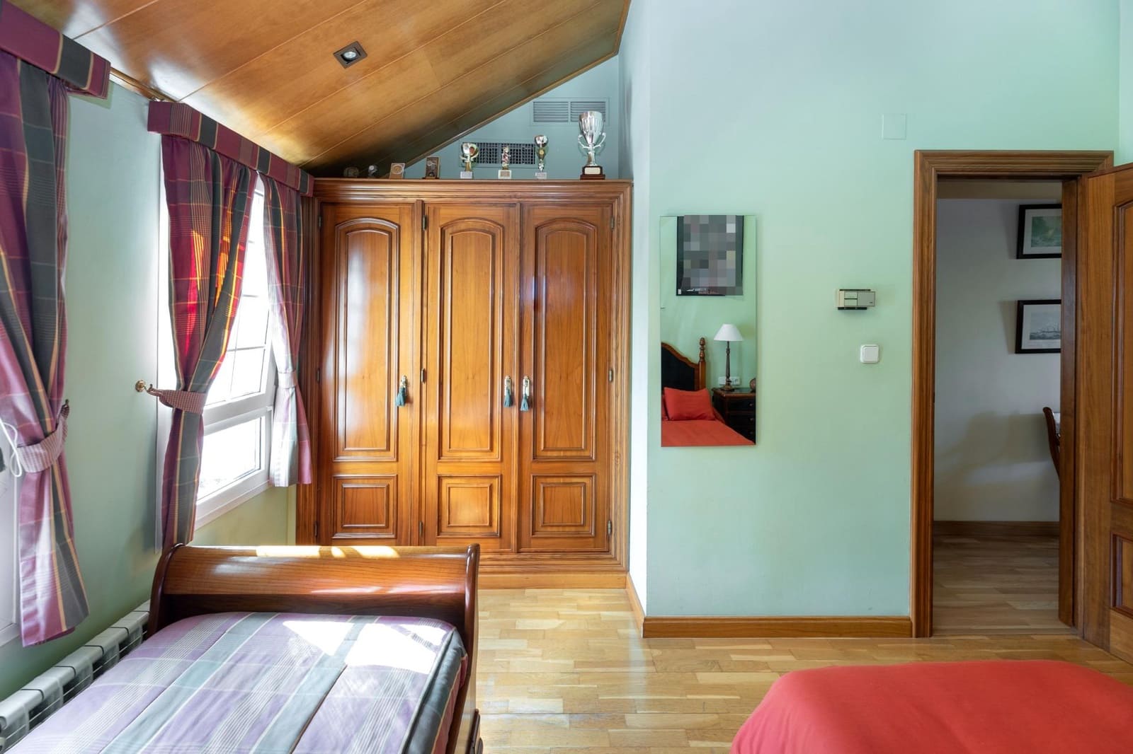 5 soveværelse Semi-Rækkehus til salg i Granada by med swimmingpool garage - € 950.000 (Ref: 9215333)