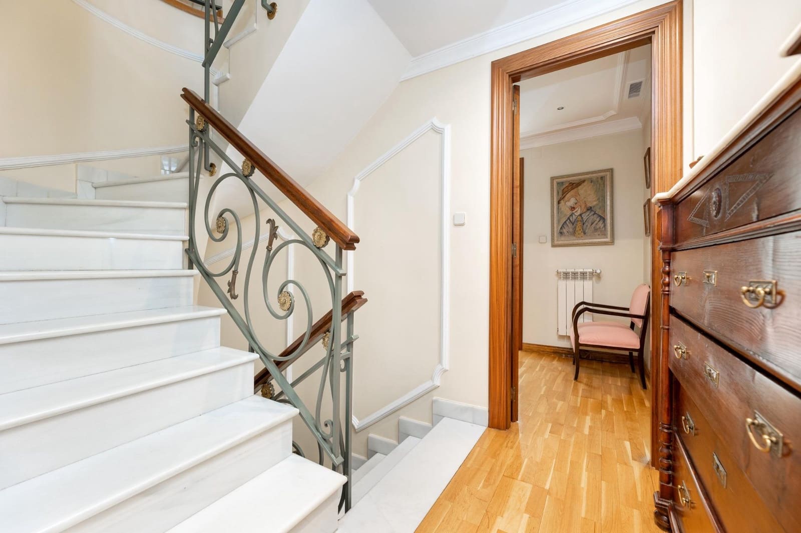 5 soveværelse Semi-Rækkehus til salg i Granada by med swimmingpool garage - € 950.000 (Ref: 9215333)