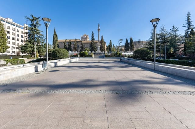 4 bedroom Flat for sale in Albaicin, Granada city with pool - € 495,000 (Ref: 9217701)