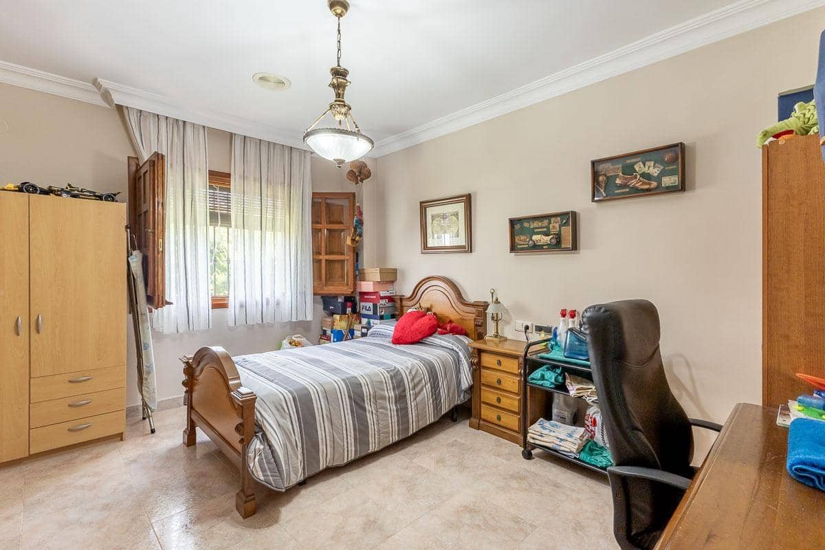 5 soveværelse Villa til salg i Monachil med swimmingpool garage - € 599.000 (Ref: 9217703)