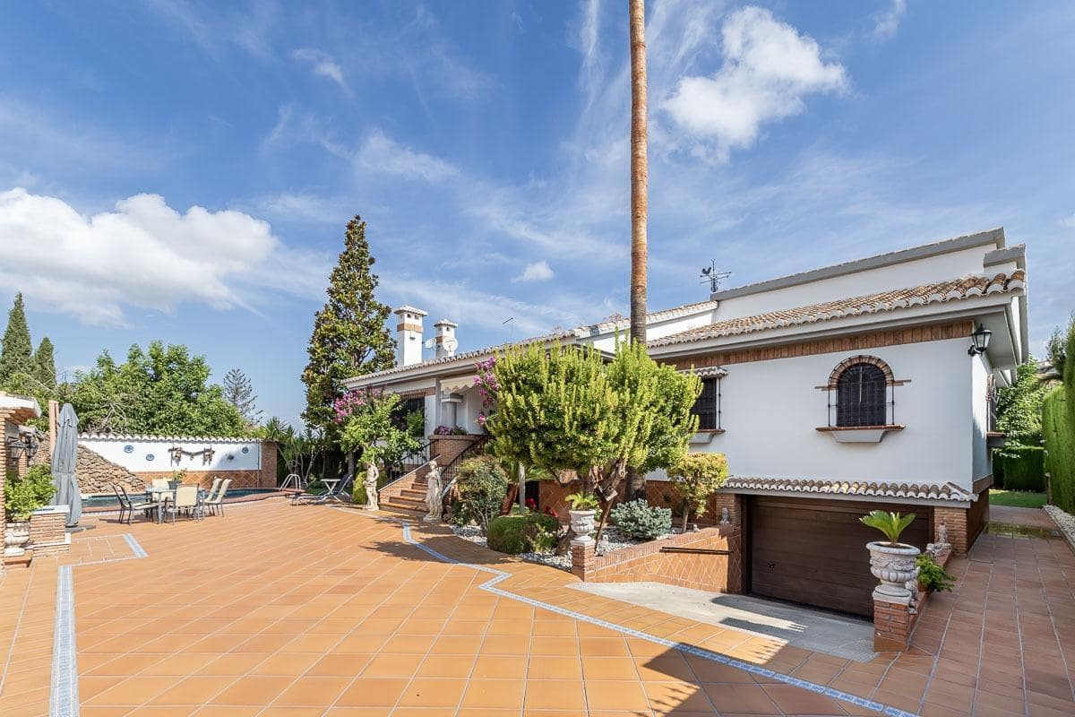 5 soveværelse Villa til salg i Monachil med swimmingpool garage - € 599.000 (Ref: 9217703)