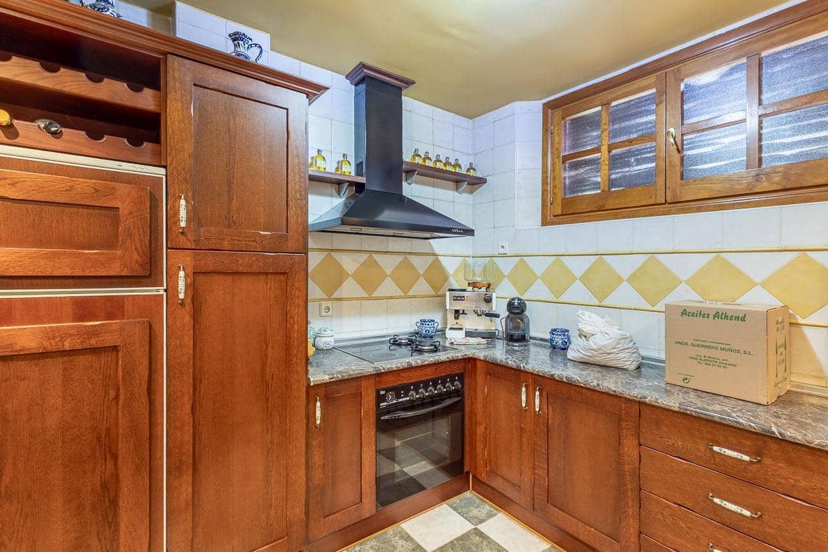 5 soveværelse Villa til salg i Monachil med swimmingpool garage - € 599.000 (Ref: 9217703)