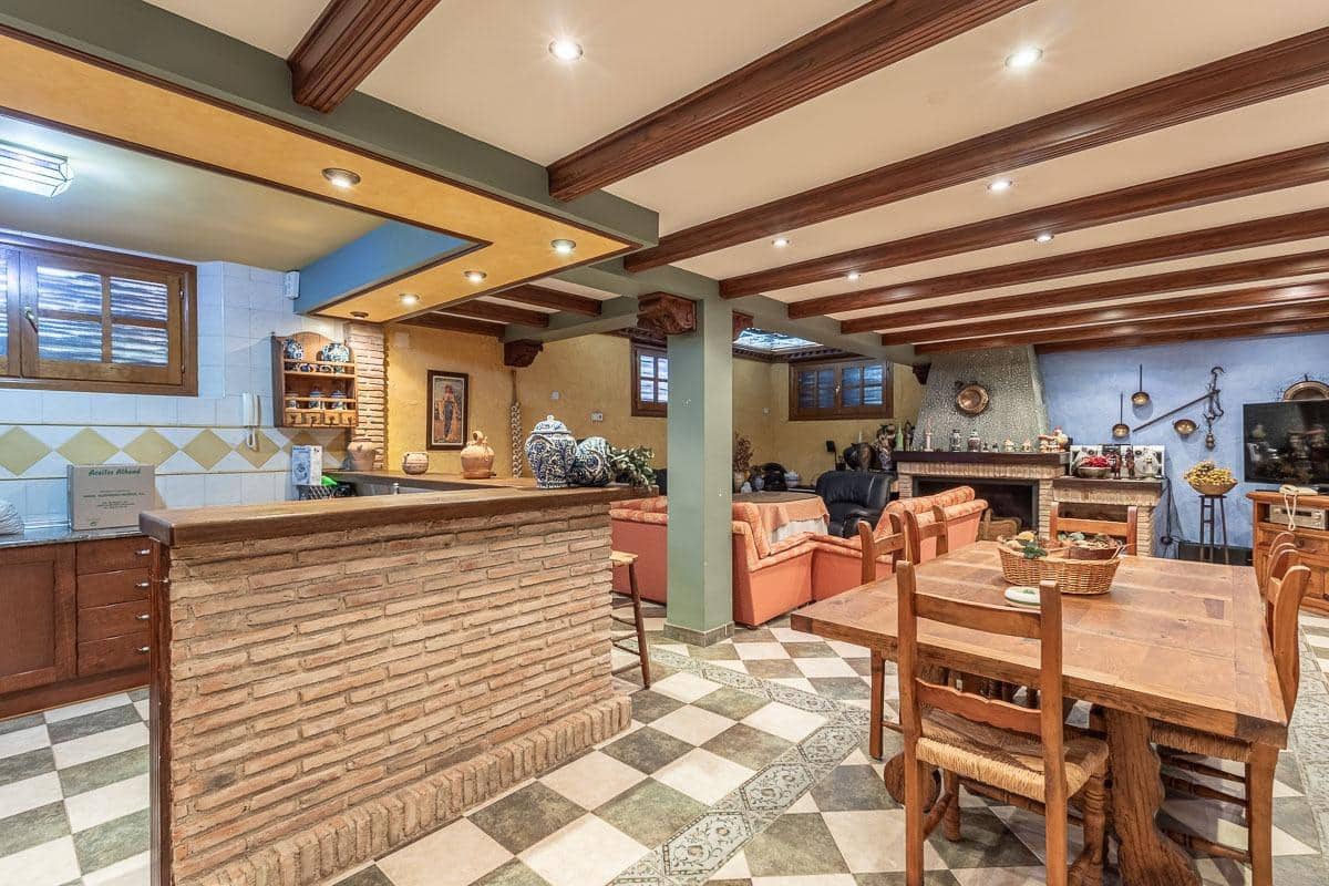 5 soveværelse Villa til salg i Monachil med swimmingpool garage - € 599.000 (Ref: 9217703)