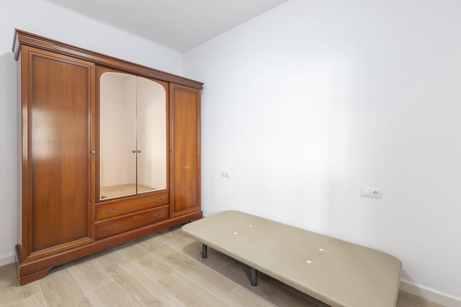 2 soveværelse Rækkehus til salg i La Zubia - € 165.000 (Ref: 9236802)