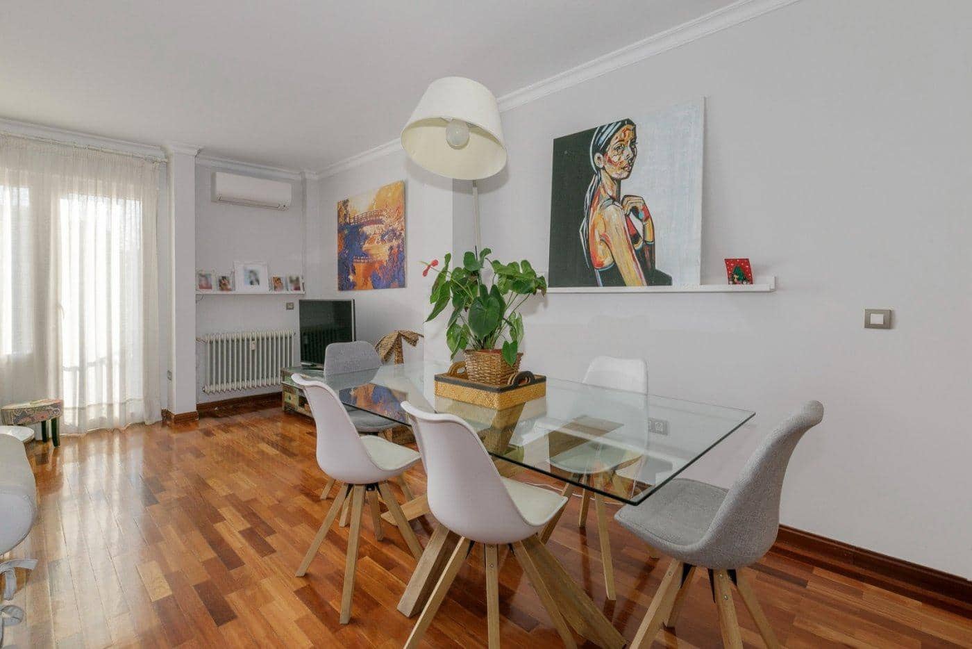 4 bedroom Flat for sale in Granada city with garage - € 530,000 (Ref: 9236804)