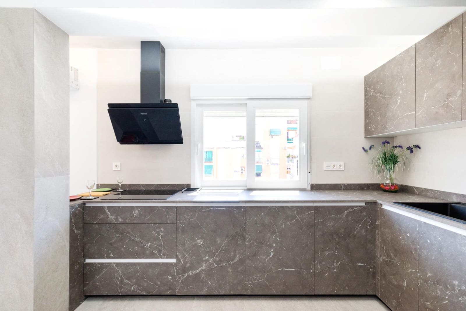 3 bedroom Flat for sale in Granada city - € 219,900 (Ref: 9240294)