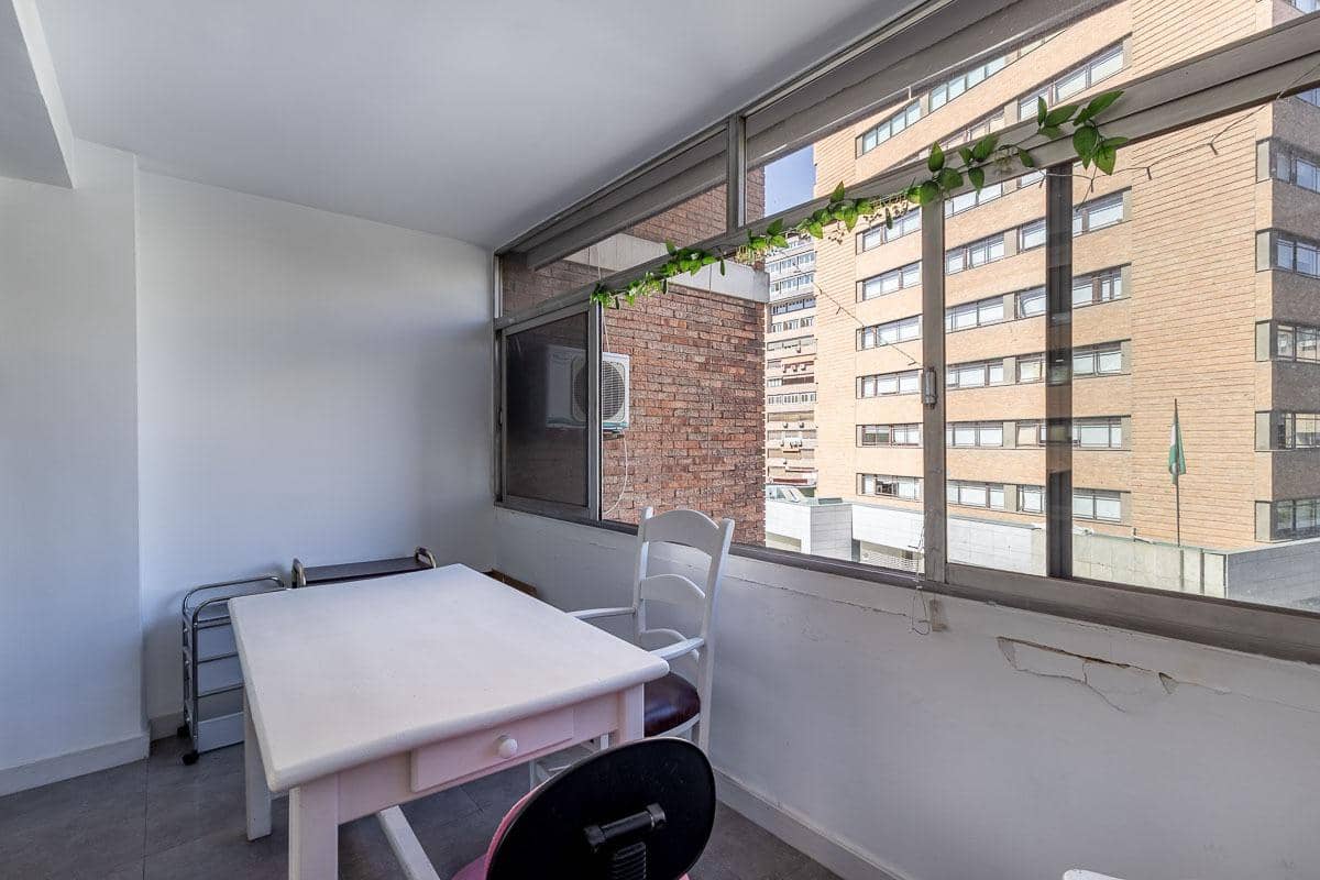 5 Zimmer Wohnung zu verkaufen in Granada Stadt - 525.000 € (Ref: 9247151)