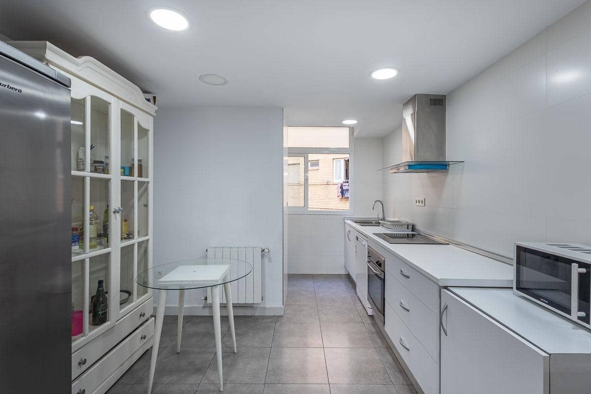 5 Zimmer Wohnung zu verkaufen in Granada Stadt - 525.000 € (Ref: 9247151)