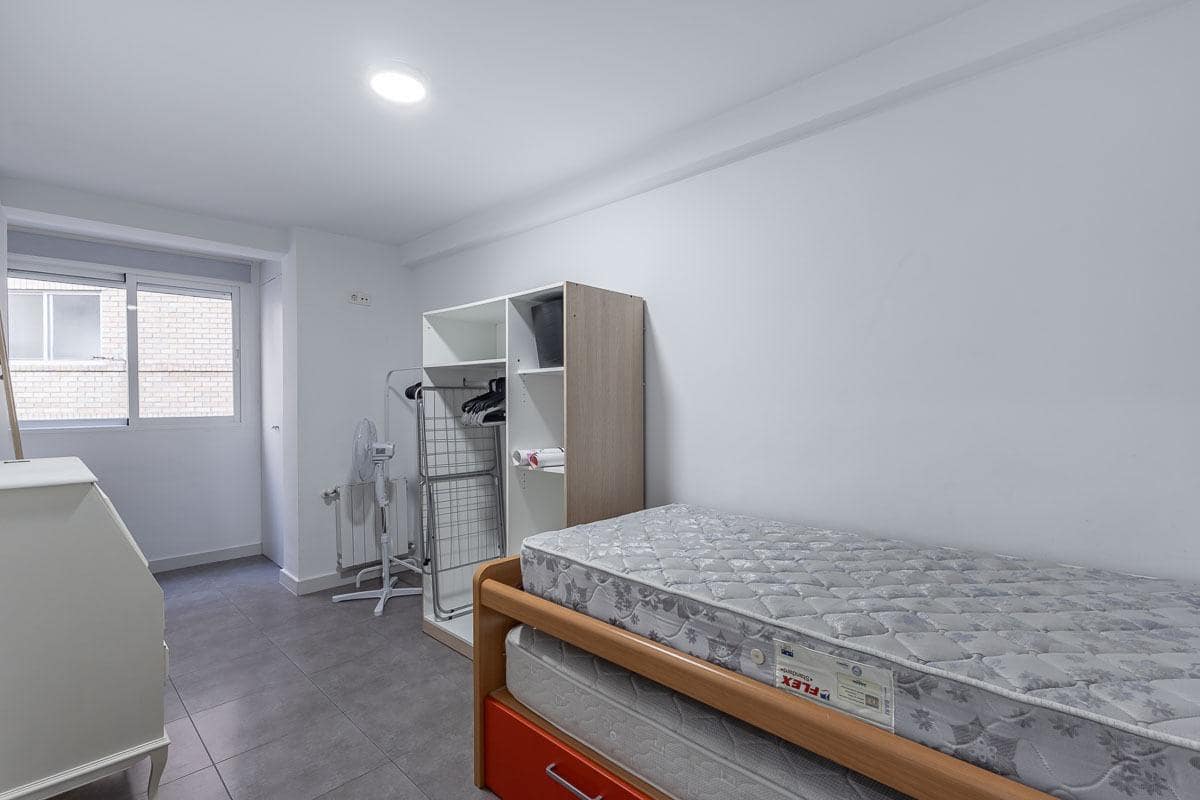 5 Zimmer Wohnung zu verkaufen in Granada Stadt - 525.000 € (Ref: 9247151)