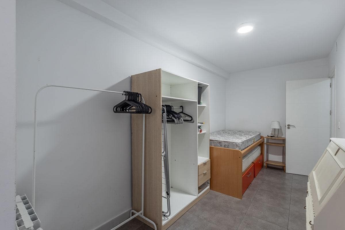 5 Zimmer Wohnung zu verkaufen in Granada Stadt - 525.000 € (Ref: 9247151)
