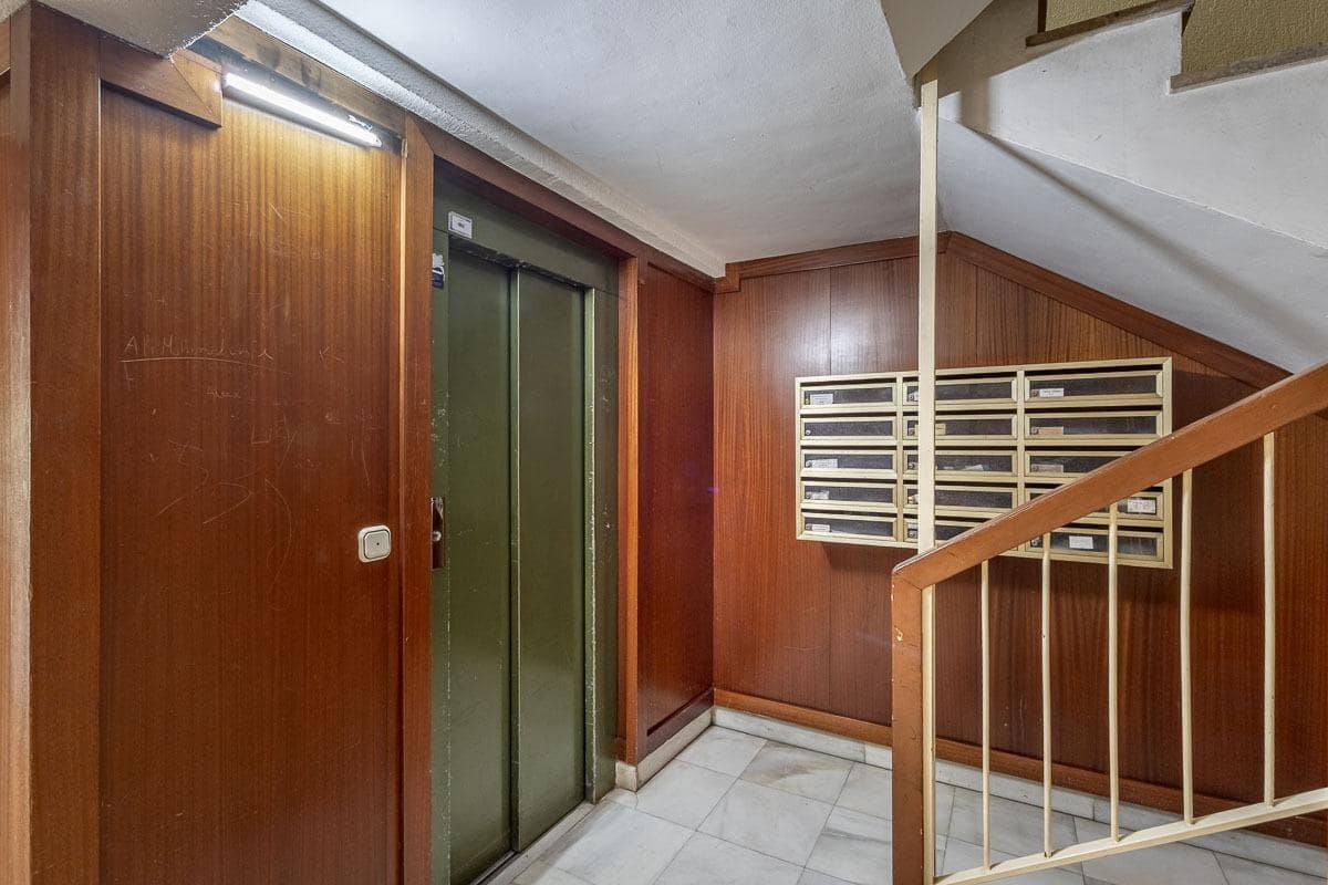 5 Zimmer Wohnung zu verkaufen in Granada Stadt - 525.000 € (Ref: 9247151)